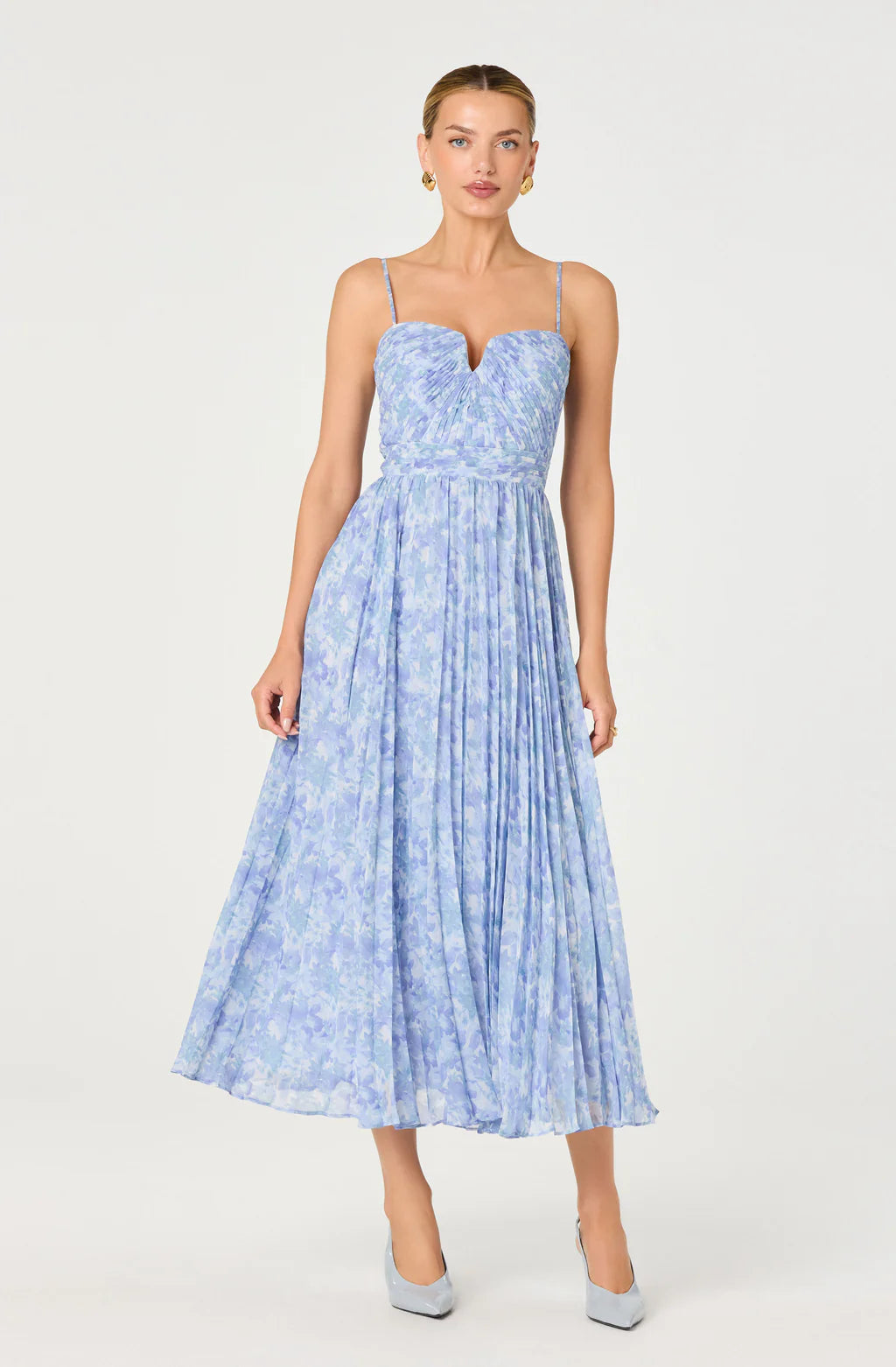 ASTR Bayley Floral Pleated Maxi Dress