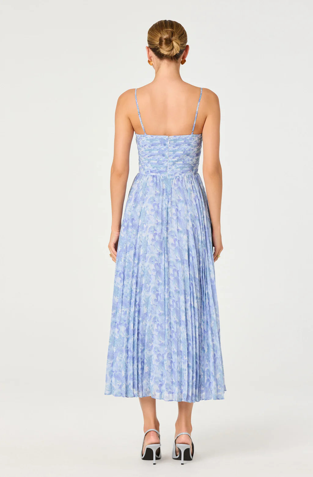 ASTR Bayley Floral Pleated Maxi Dress