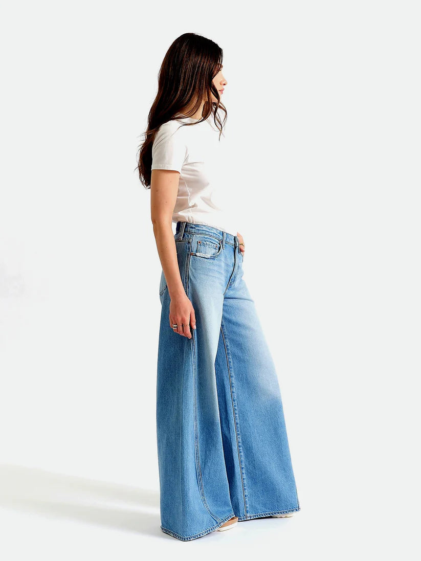 Daze Denim Wilder Ultra Wide Leg in Pulse