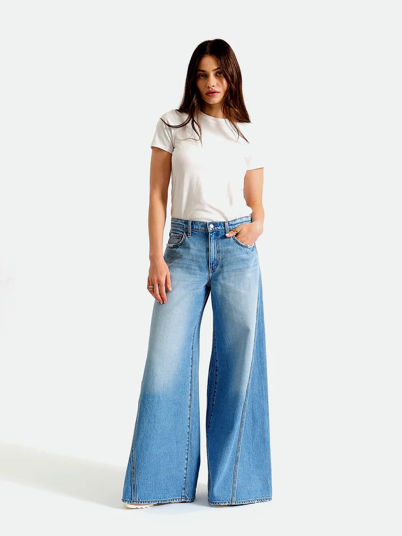 Daze Denim Wilder Ultra Wide Leg in Pulse
