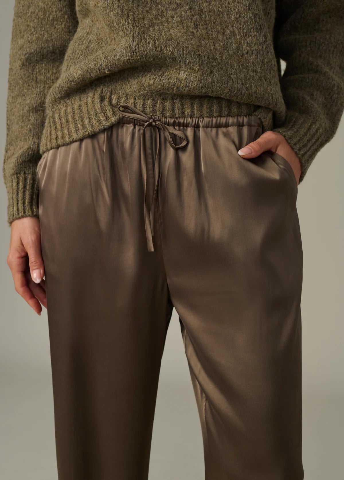 Joe's The Mina Silk Cinch Waist Pant